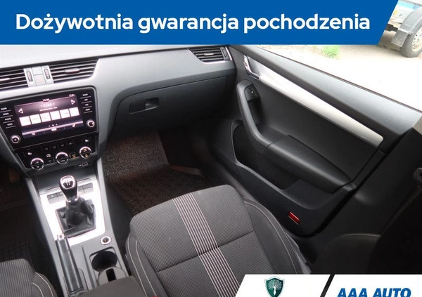 Skoda Octavia cena 49000 przebieg: 164363, rok produkcji 2018 z Ogrodzieniec małe 232